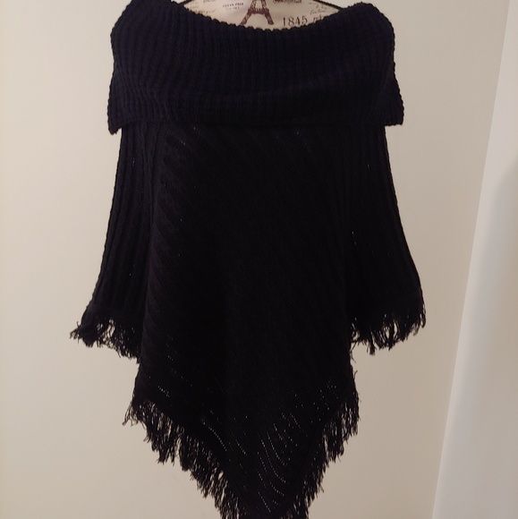 Black sweater poncho one size fits all - Picture 2 of 7
